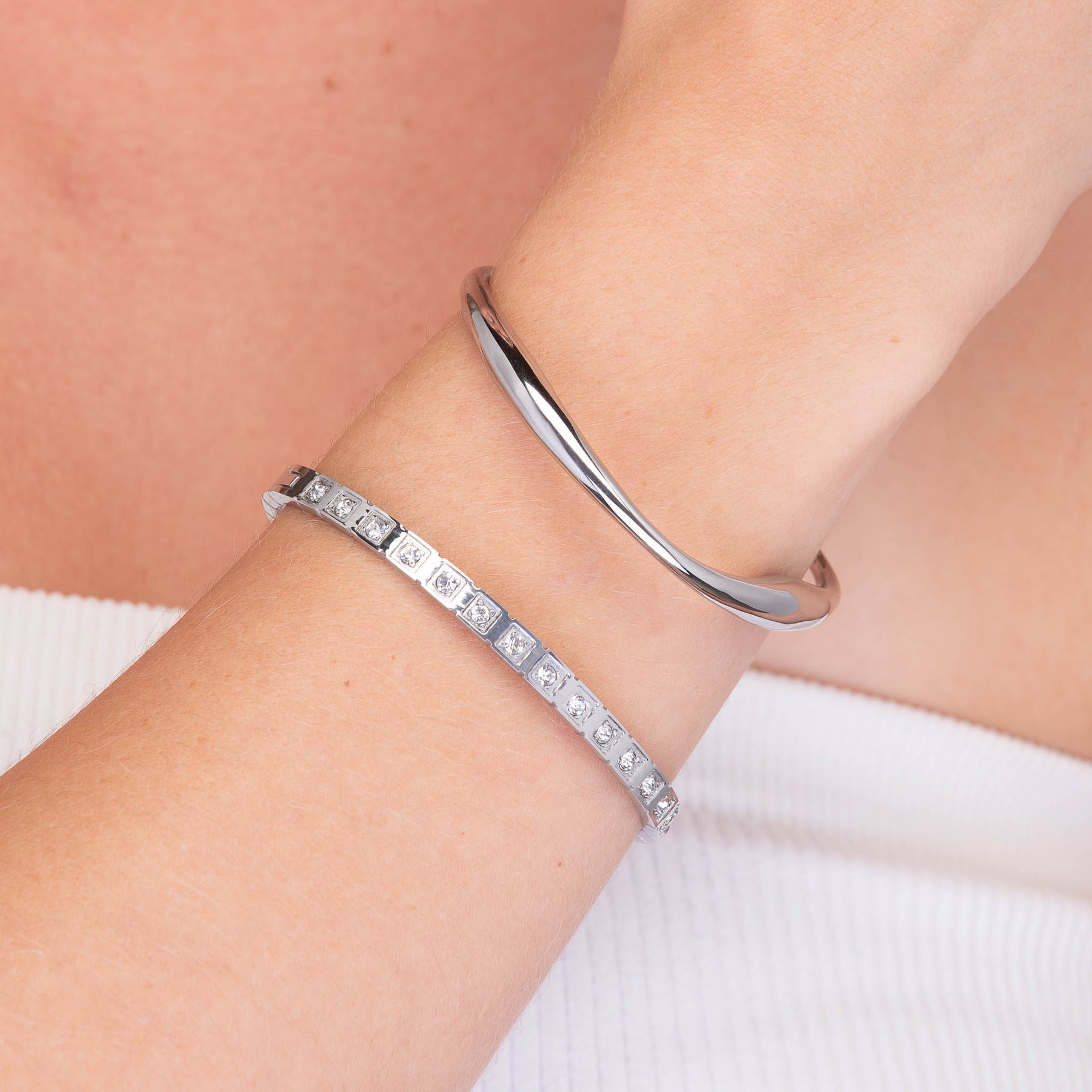 Cube Sapphire Hinged Bangle Bracelet