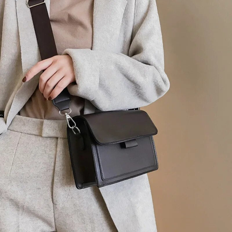 Coco Women's Handbag – Elegant Shoulder Bag in Faux Leather with Compact & Chic Design
