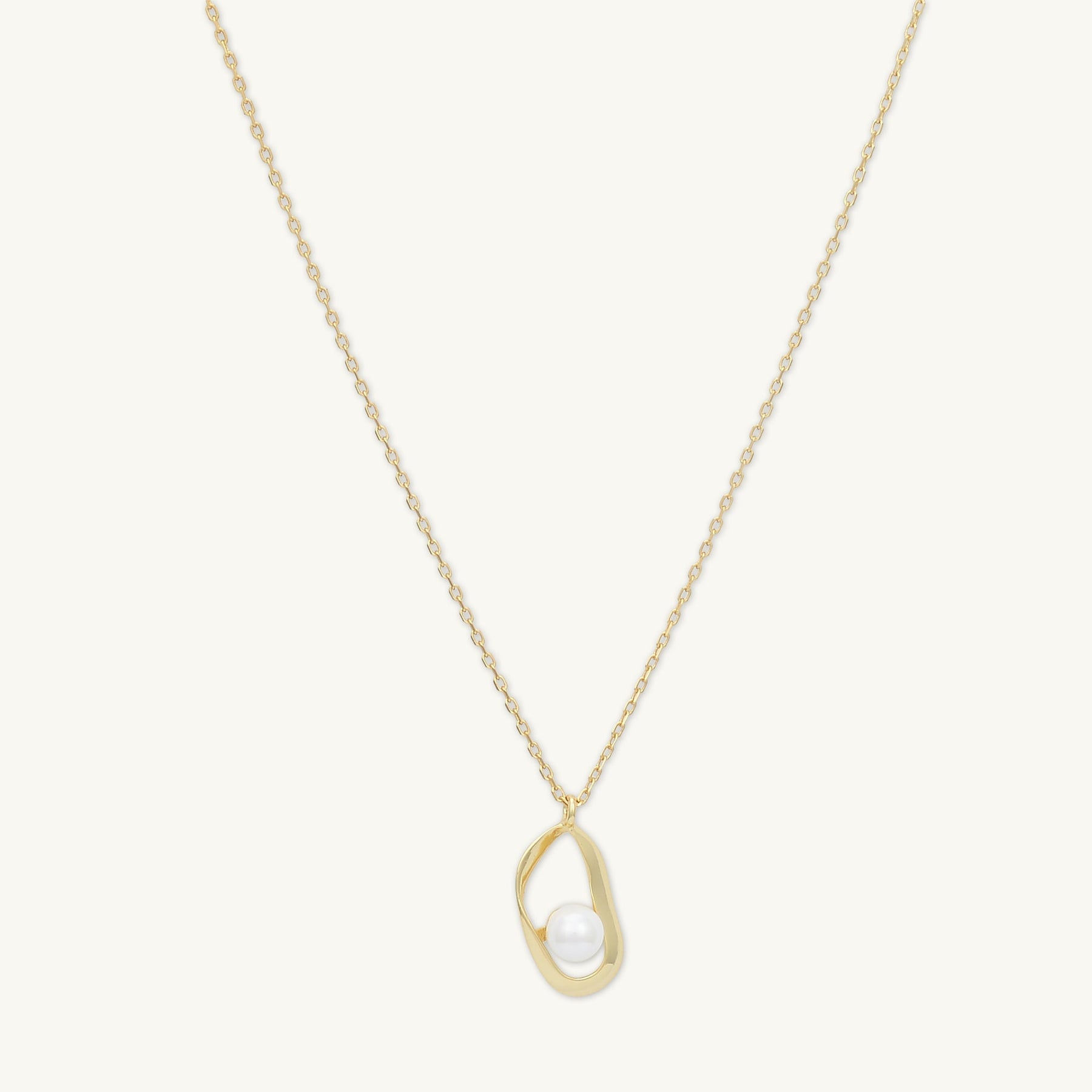 Floating Circular Pearl Necklace