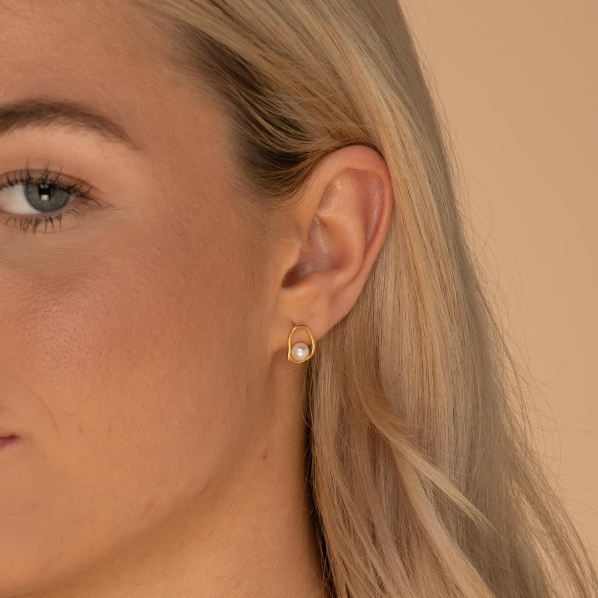 Floating Pearl Circular Stud Earrings