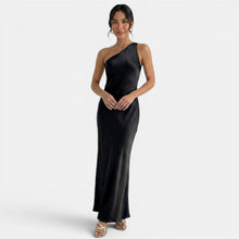 Open-back Lace Maxi Dress