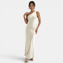 Open-back Lace Maxi Dress