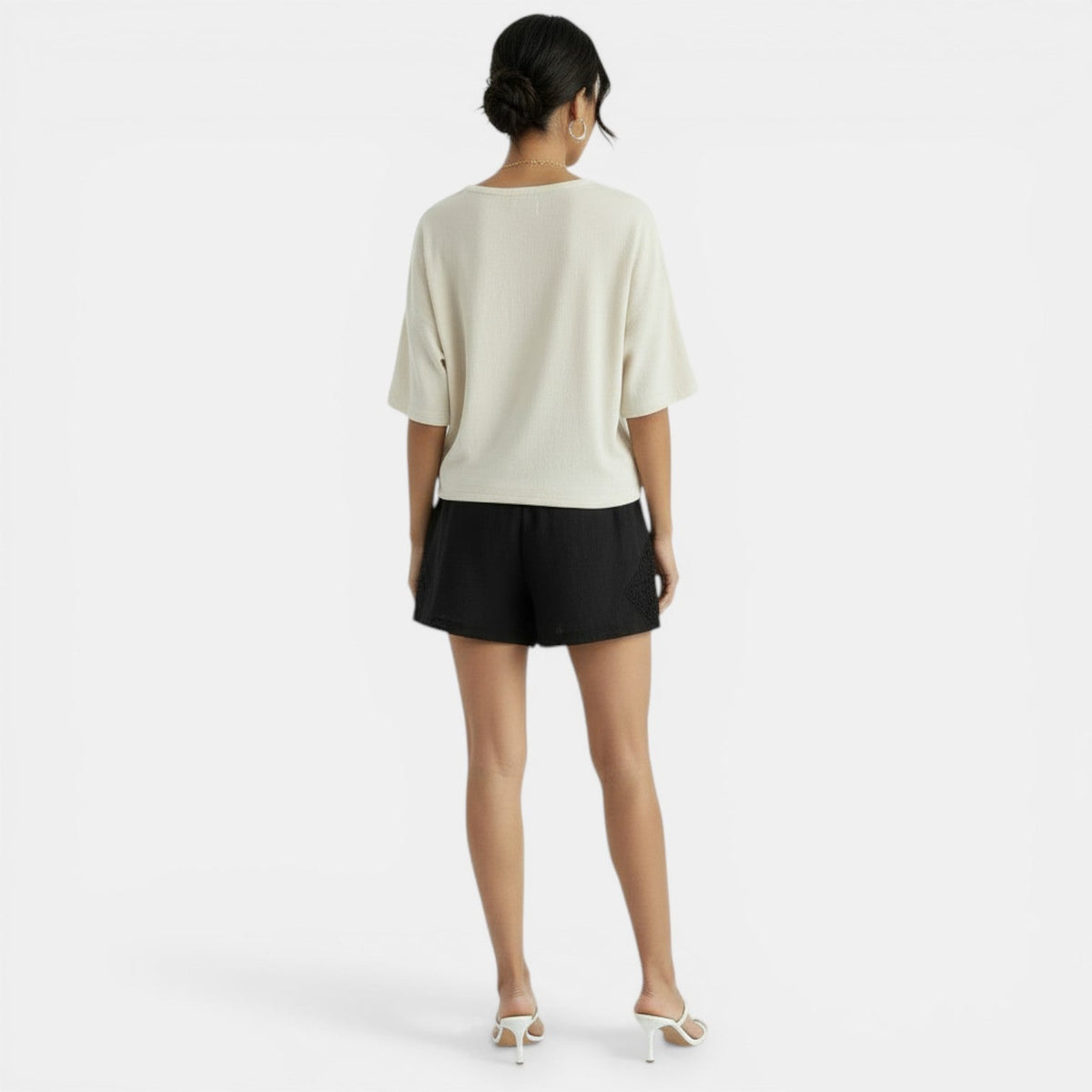Chic Women's Linen Shorts