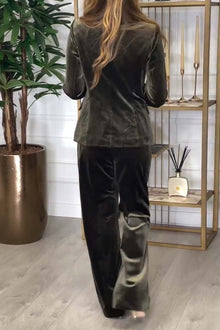 Lora Velvet Set Women – Luxury Two-Piece Suit with Soft Fabric and Versatile Design