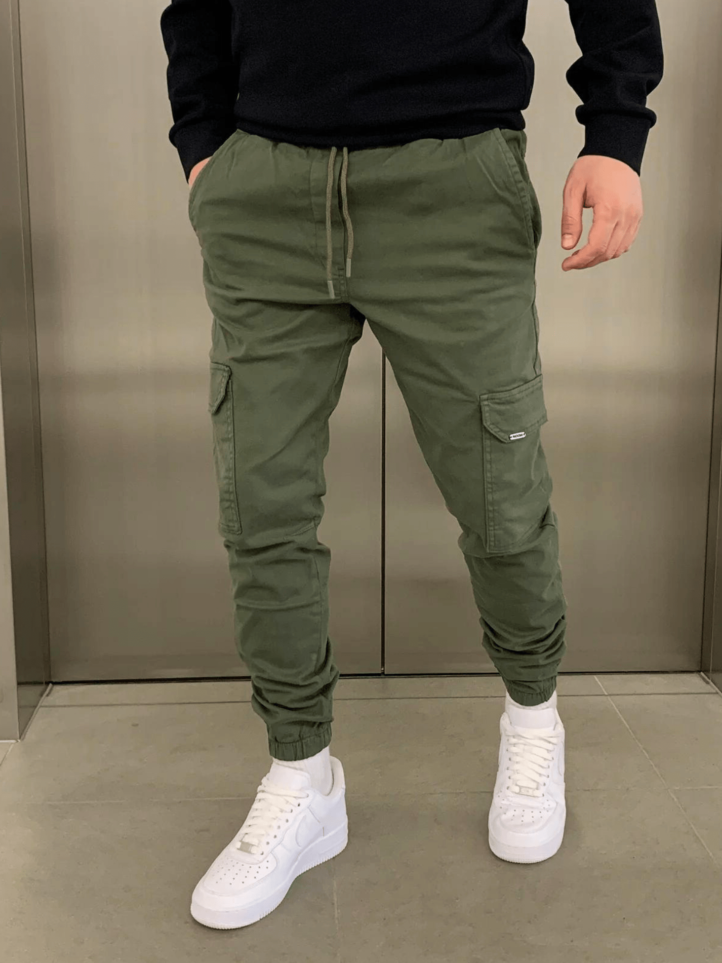 James Pantalon Jogger Cargo for Men – Relaxed fit with elastic waistband and utility pockets