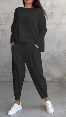 Emilie Women's Set – Comfortable and Elegant Round Neck Outfit in Spandex with Modern Style