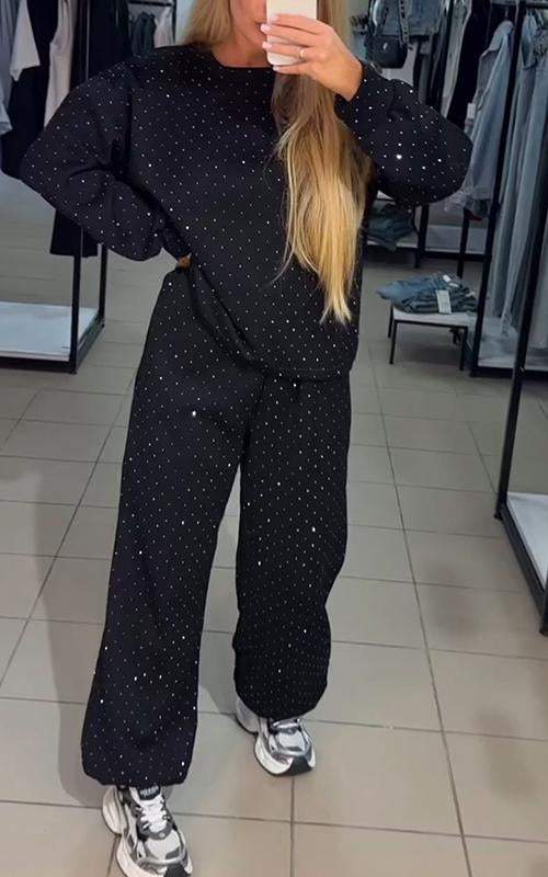 Aria Ensemble Loungewear Woman – Comfortable Outfit with Rhinestone Details & Relaxed Fit