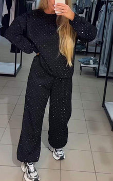 Aria Ensemble Loungewear Woman – Comfortable Outfit with Rhinestone Details & Relaxed Fit