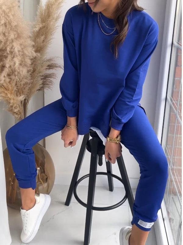 Aisha Women's Ensemble – Comfortable Tracksuit with Long Sleeve Top & Fitted Pants