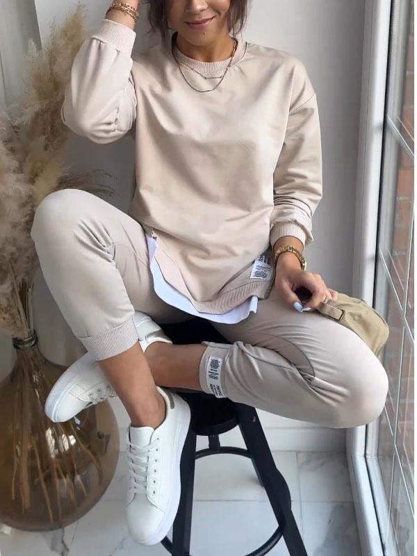 Aisha Women's Ensemble – Comfortable Tracksuit with Long Sleeve Top & Fitted Pants