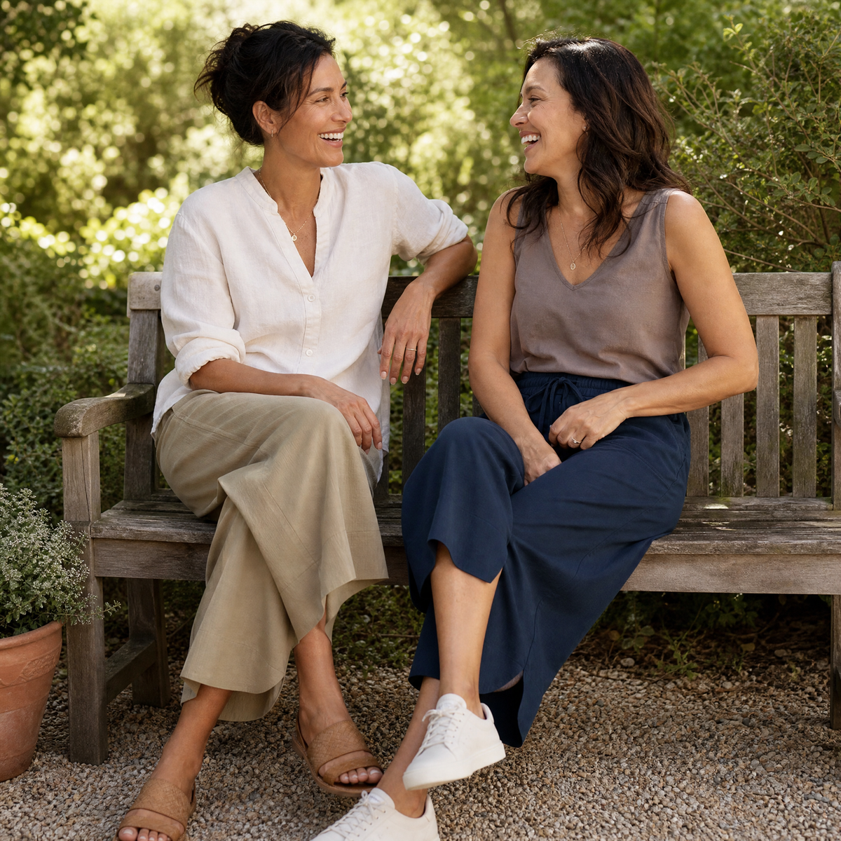 Lounella – Soft Cropped Wide-Leg Pants with Pockets