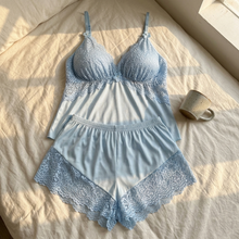 Lunessa – Lace-Trim Satin Pyjama Set