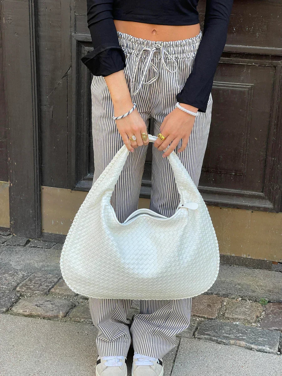 Louisa Hobo Bag Woman – Elegant Braided, Spacious & Timeless Style