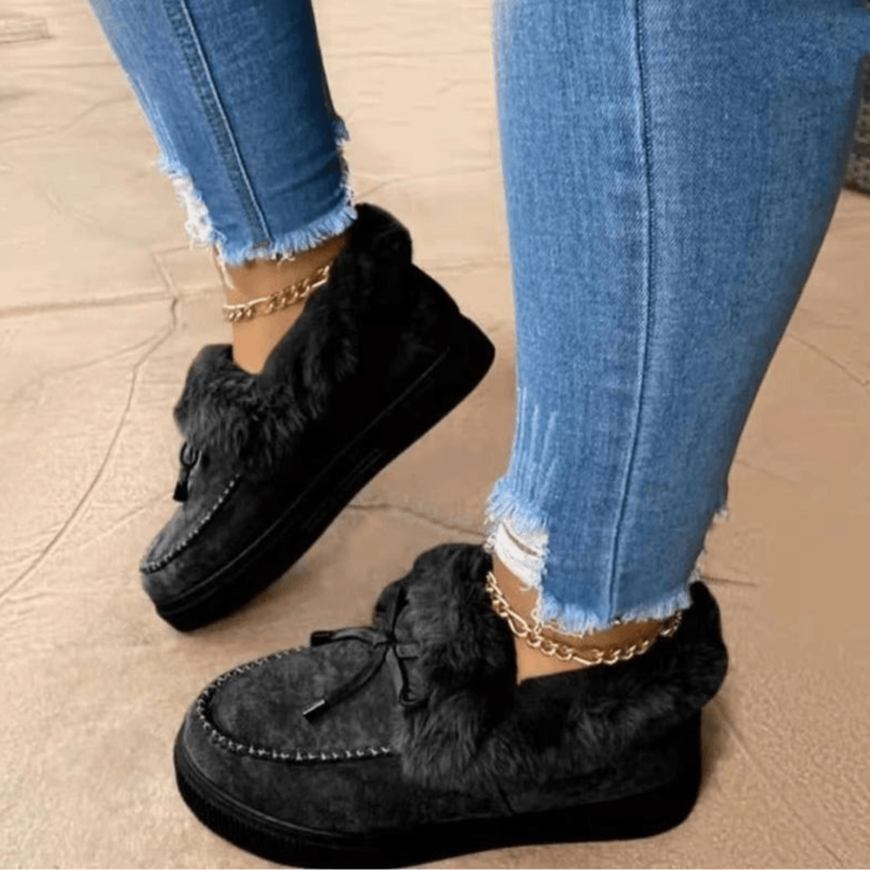 Margo Winter Slippers Women – Soft Suede Design with Fur Lining & Non-Slip Sole