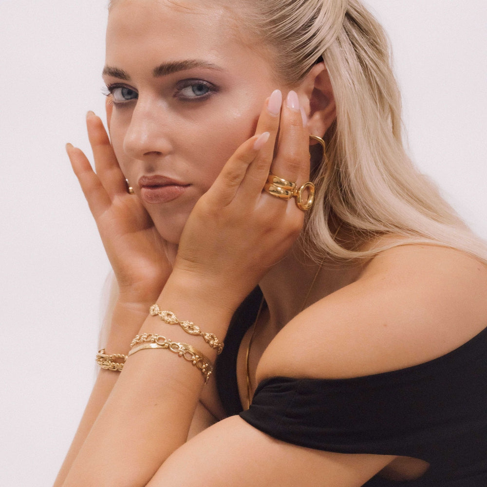 Molten Oval Chain Bracelet