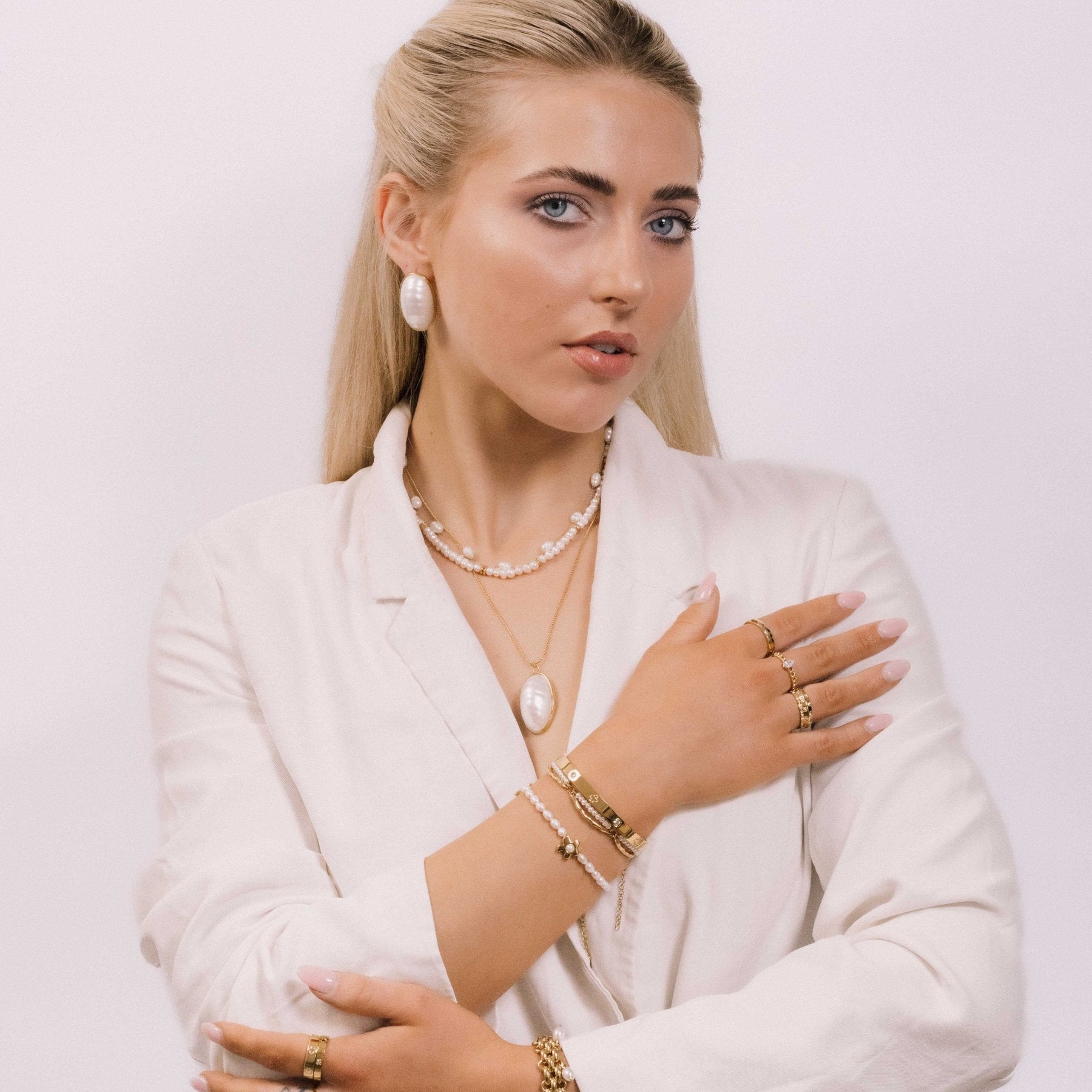 Tia Scallop Pearl Bracelet