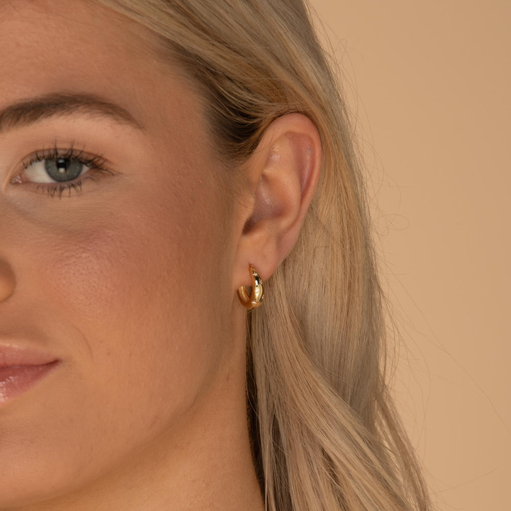 North Star Thick Sapphire Huggie Earrings