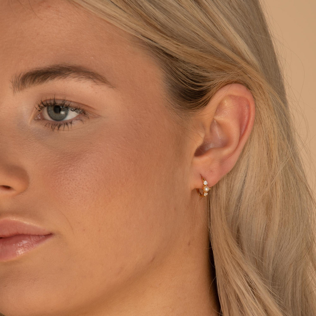 Pearl Sapphire Huggie Earrings