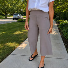Velessa – High Waisted Wide Leg Cropped Pants with Pockets
